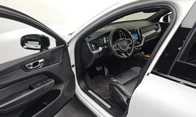 Volvo XC60 2021, 40046 км, за 23744.49 USD - фото 10