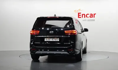 Kia Canival 2019, 106828 км, за 9452.68 USD