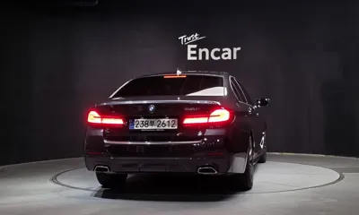 BMW 5-Series 2021, 27275 км, за 23318.44 USD