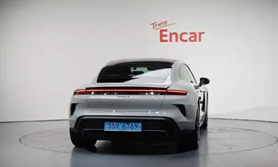 Porsche Taycan 2025, 5226 км, за 139818.83 USD