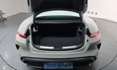 Porsche Taycan 2025, 5226 км, за 139818.83 USD - фото 20