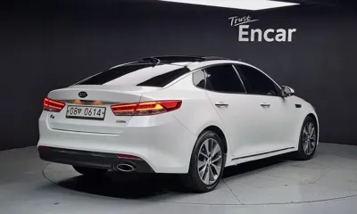 Kia K5 2016, 201824 км, за 3607.88 USD