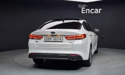 Kia K5 2016, 201824 км, за 3607.88 USD