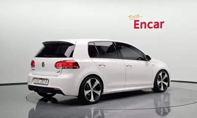 Volkswagen Golf 2013, 137010 км, за 2593.77 USD