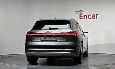 Audi e-tron 2021, 53124 км, за 31266.55 USD