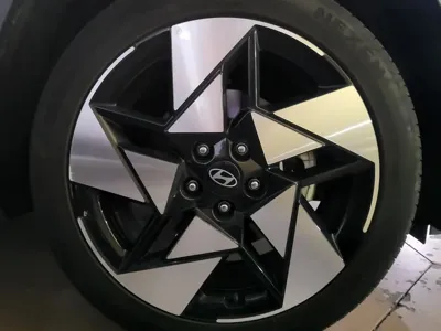 Hyundai Kona 2023, 36000 км, за 10563.2 USD