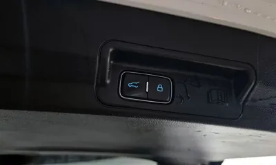 Ford Explorer 2021, 81088 км, за 23118.6 USD - фото 20