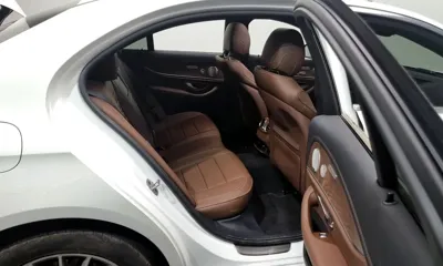 Mercedes-Benz E-Class 2023, 16893 км, за 13615.94 USD - фото 12