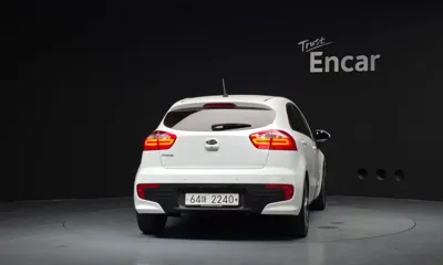 Kia Pride 2015, 41196 км, за 5789.75 USD