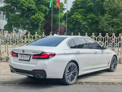 BMW 5 Series 2022, 71600 км, за 29134.22 USD