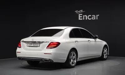Mercedes-Benz E-Class 2017, 96735 км, за 11376.19 USD