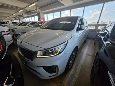 Kia Canival · 2019 год