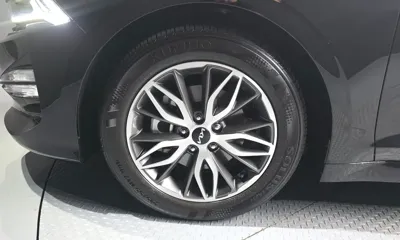 Kia K5 2023, 6061 км, за 29302.59 USD