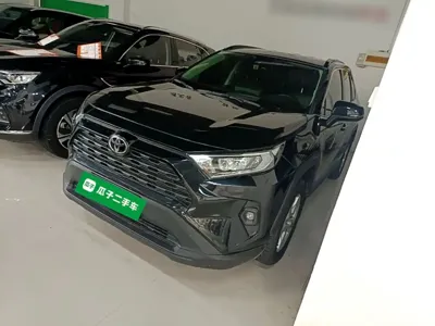Toyota RAV4 · 2024 год