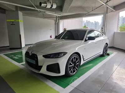 BMW i4 · 2025 год