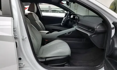 Hyundai Avante 2024, 26915 км, за 13443.7 USD - фото 11