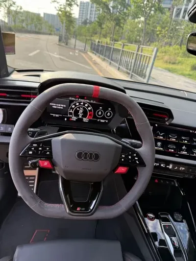 Audi RS3 2026, 2500 км, за 52382.83 USD
