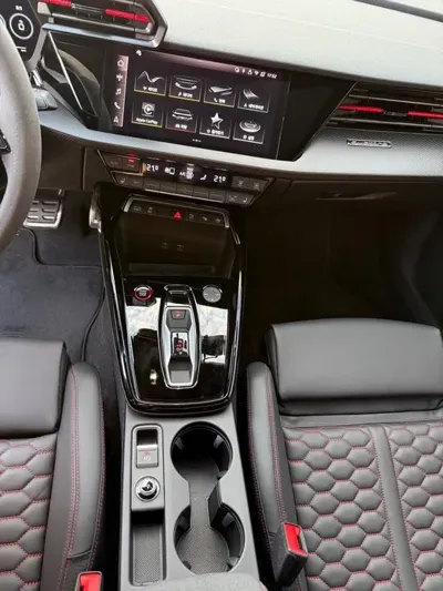 Audi RS3 2026, 2500 км, за 52382.83 USD - фото 6
