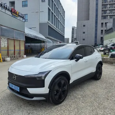 Volvo EX30 2026, 4500 км, за 29253.06 USD