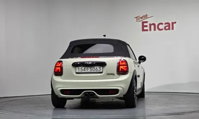 MINI Cooper Convertible 2019, 94348 км, за 10075.98 USD