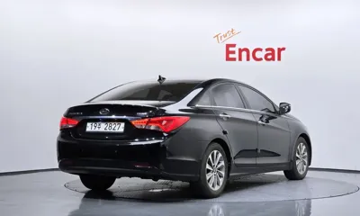 Hyundai Sonata 2013, 196273 км, за 2459.07 USD