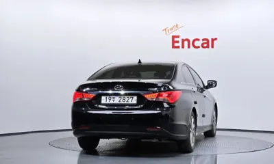 Hyundai Sonata 2013, 196273 км, за 2459.07 USD