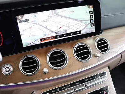Mercedes-Benz E-Class 2021, 57295 км, за 27953.18 USD - фото 8