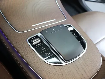 Mercedes-Benz E-Class 2021, 57295 км, за 27953.18 USD - фото 9