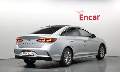 Hyundai Sonata 2018, 109223 км, за 6440.29 USD