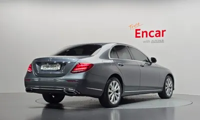 Mercedes-Benz E-Class 2018, 57597 км, за 15798.53 USD