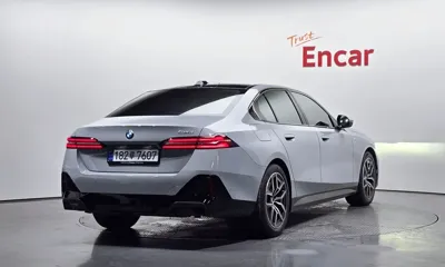 BMW 5-Series 2025, 9075 км, за 46513.18 USD