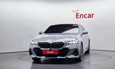 BMW 5-Series 2025, 9075 км, за 46513.18 USD