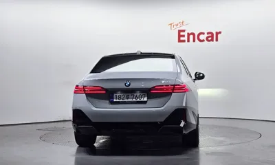 BMW 5-Series 2025, 9075 км, за 46513.18 USD