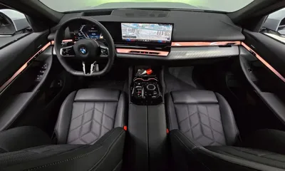 BMW 5-Series 2025, 9075 км, за 46479.86 USD - фото 7