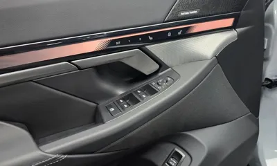 BMW 5-Series 2025, 9075 км, за 46479.86 USD - фото 30