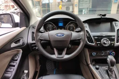Ford Focus 2015, 129100 км, за 4049 USD - фото 10