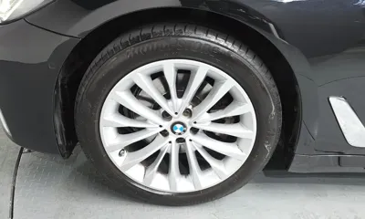 BMW 5-Series 2023, 40332 км, за 23303.14 USD