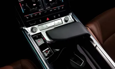 Audi Q8 e-tron 2024, 7846 км, за 47228.04 USD - фото 9