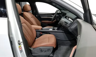 Audi Q8 e-tron 2024, 7846 км, за 47228.04 USD - фото 11