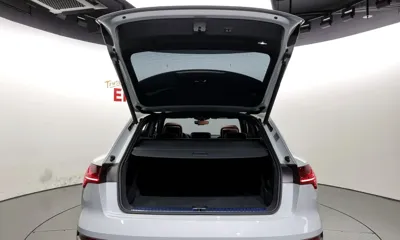 Audi Q8 e-tron 2024, 7846 км, за 47228.04 USD - фото 20