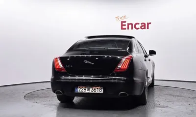 Jaguar XJ 2011, 113821 км, за 6432.98 USD