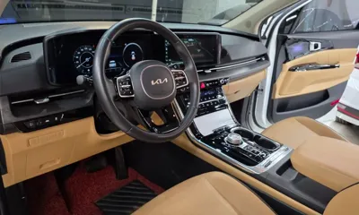 Kia Canival 2023, 39918 км, за 22144.38 USD - фото 12