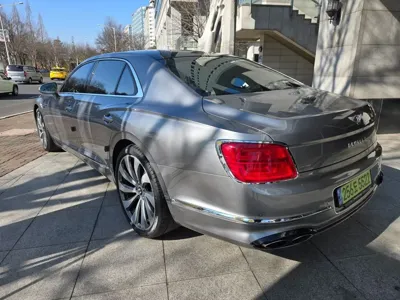 Bentley Flying Spur 2022, 66900 км, за 133923.94 USD