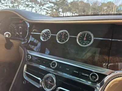 Bentley Flying Spur 2022, 66900 км, за 133923.94 USD - фото 11