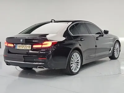BMW 5-Series 2023, 20933 км, за 26002.72 USD