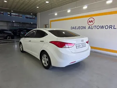 Hyundai Avante 2011, 195920 км, за 1888.39 USD
