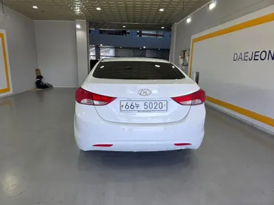 Hyundai Avante 2011, 195920 км, за 1888.39 USD