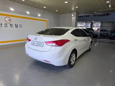 Hyundai Avante 2011, 195920 км, за 1888.39 USD
