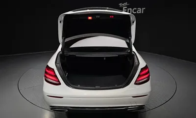 Mercedes-Benz E-Class 2019, 119607 км, за 15747.67 USD - фото 20