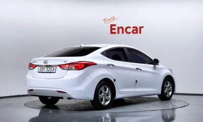 Hyundai Avante 2013, 121860 км, за 2083.74 USD